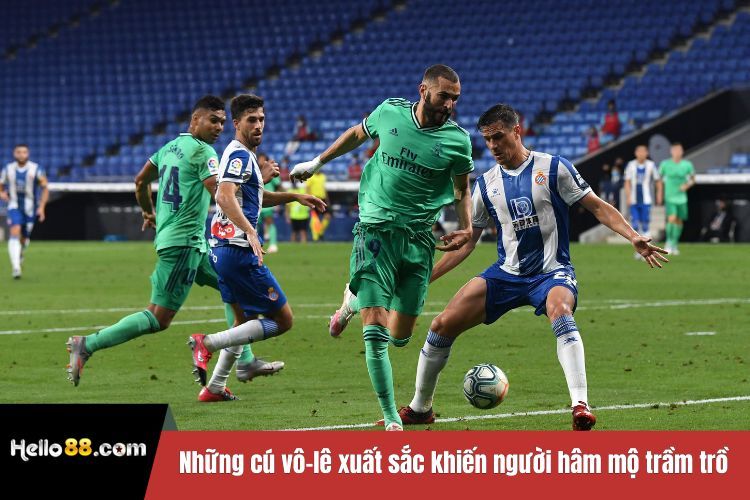 Những cú vô-lê xuất sắc khiến người hâm mộ trầm trồ